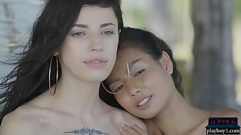 Thai Lesbians Porn | Lesbians Kissing